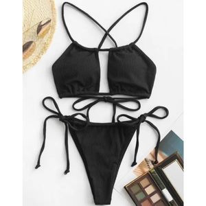 NWT ZAFUL Black Cut Out Bikini, Size: M, Never worn with the removable liner